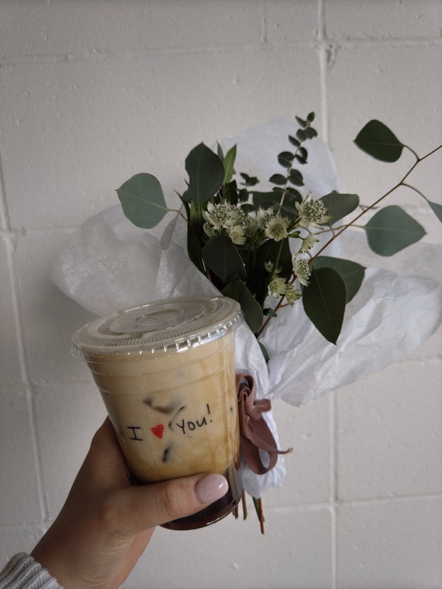 Valentine’s Day Preorder ☕💐 Latte & Flower Bundle